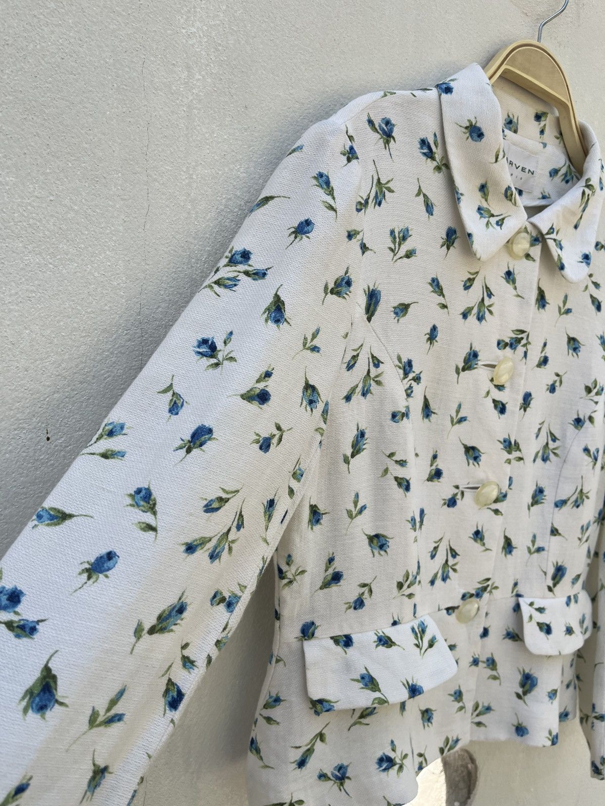 Carven Carven Blazer with Blue Floral Print & Button Details. Size M / US 6-8 / IT 42-44 - 8 Thumbnail