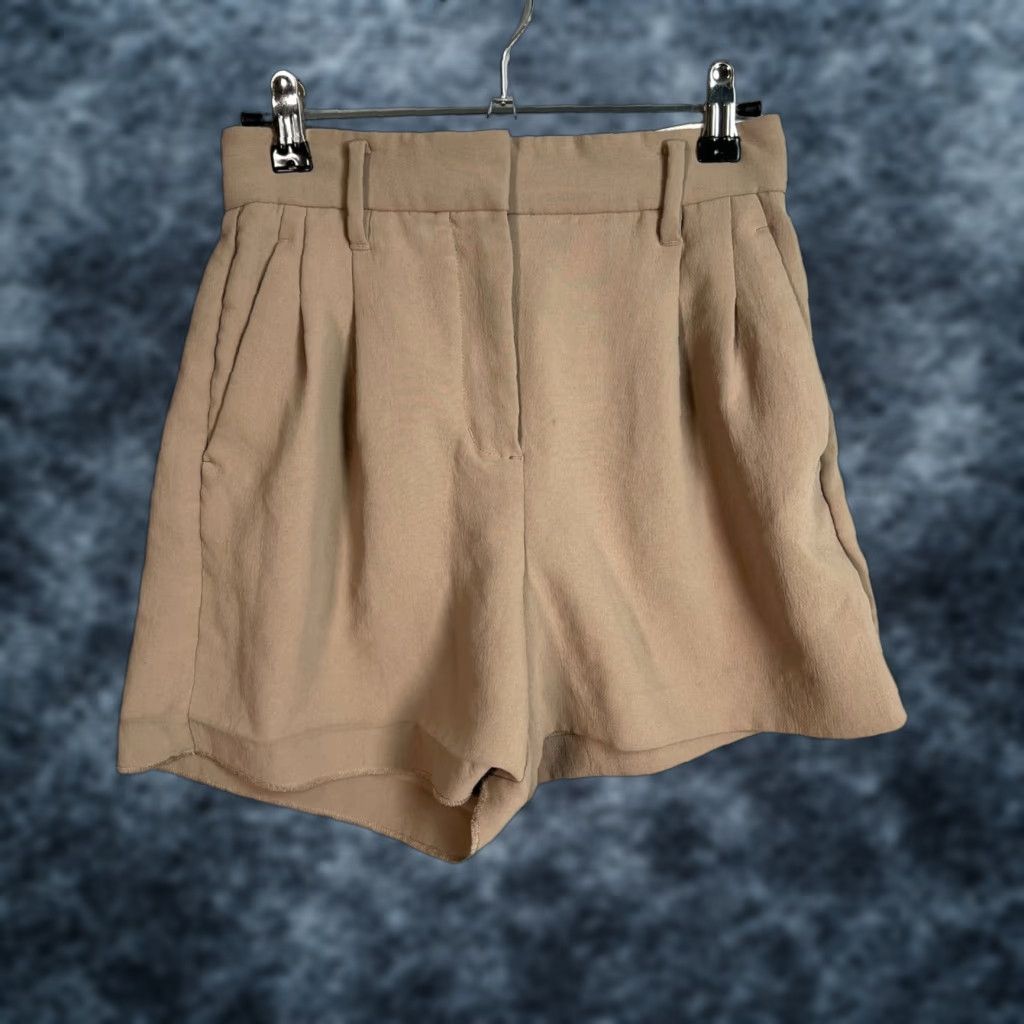 Vintage VINTAGE Wilfred Womens Bermuda Shorts 00 Beige High-Waisted Pleated Short Adult Womens 00 Beige Bermuda Shorts Womens Size 24" / US 00 / IT 34 - 1 Thumbnail
