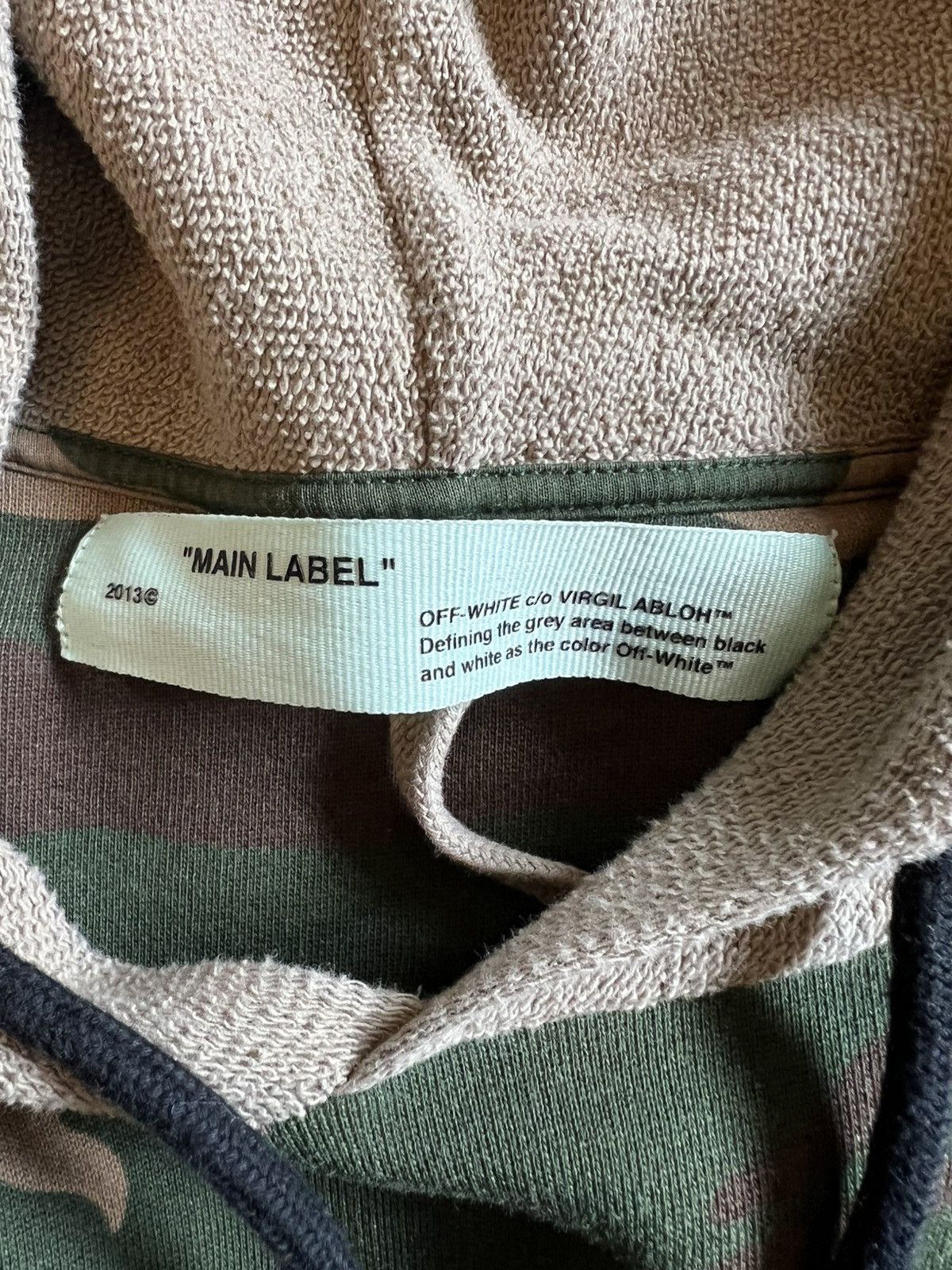 Off-White Off White Reconstructed Arrow Logo Camo Hoodie - Size L Size US L / EU 52-54 / 3 - 10 Thumbnail