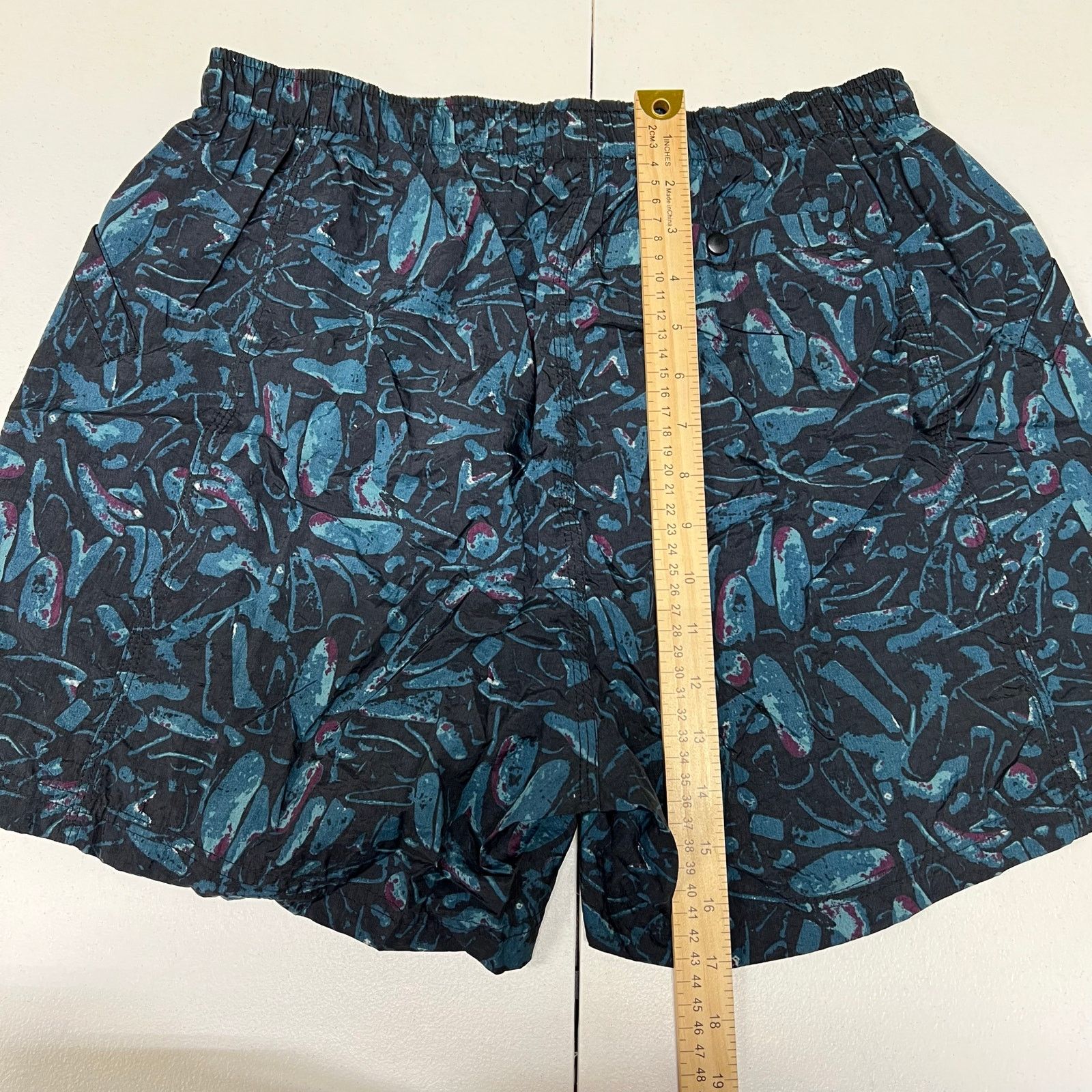 Nike Nike ACG Size L Swim Trunks Shorts Vtg 90s Geometric RARE Size US 30 / EU 46 - 12 Thumbnail