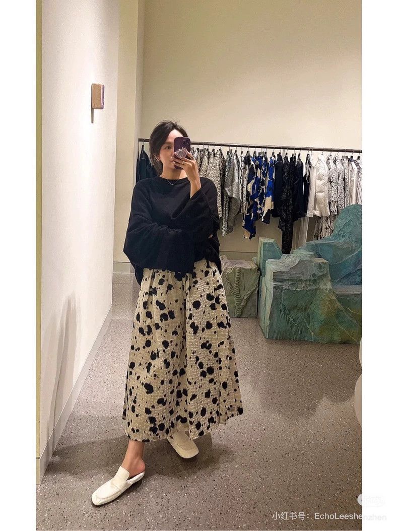 Dries Van Noten dries van noten size:40 Spotted skirt Size 42" / US 20 - 8 Thumbnail
