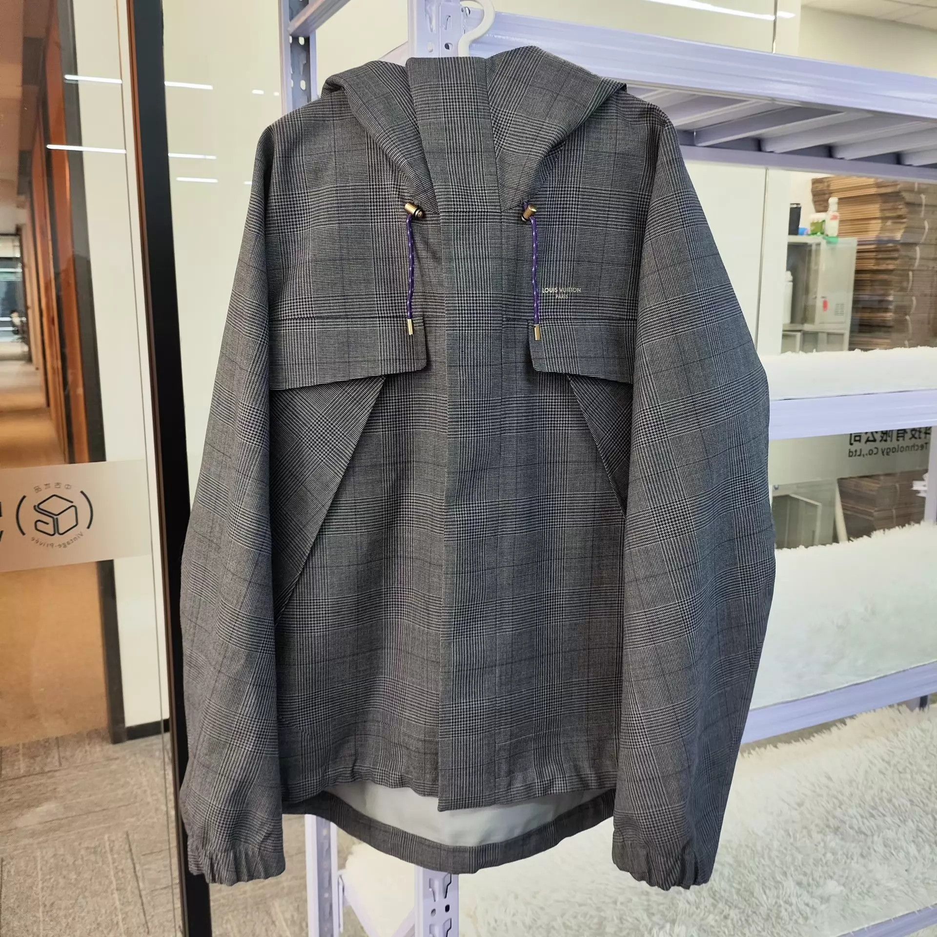 Louis Vuitton Louis Vuitton Gray Houndstooth SS26 Runway Shell Jacket 52 Size US L / EU 52-54 / 3 - 2 Thumbnail
