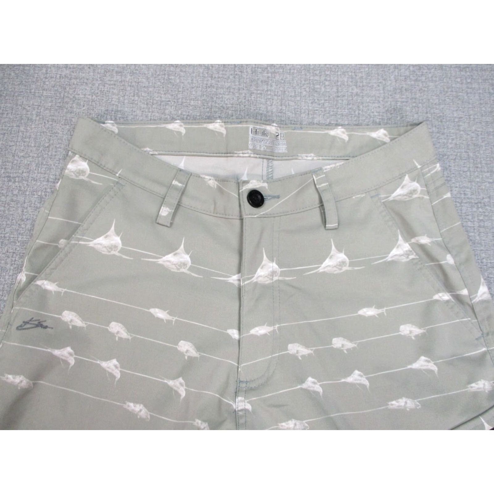 Vintage Huk Short Mens 28 Gray Performance Fabrics Lightweight Shark Fishing Outdoor Shirt Size US 28 / EU 44 - 2 Thumbnail