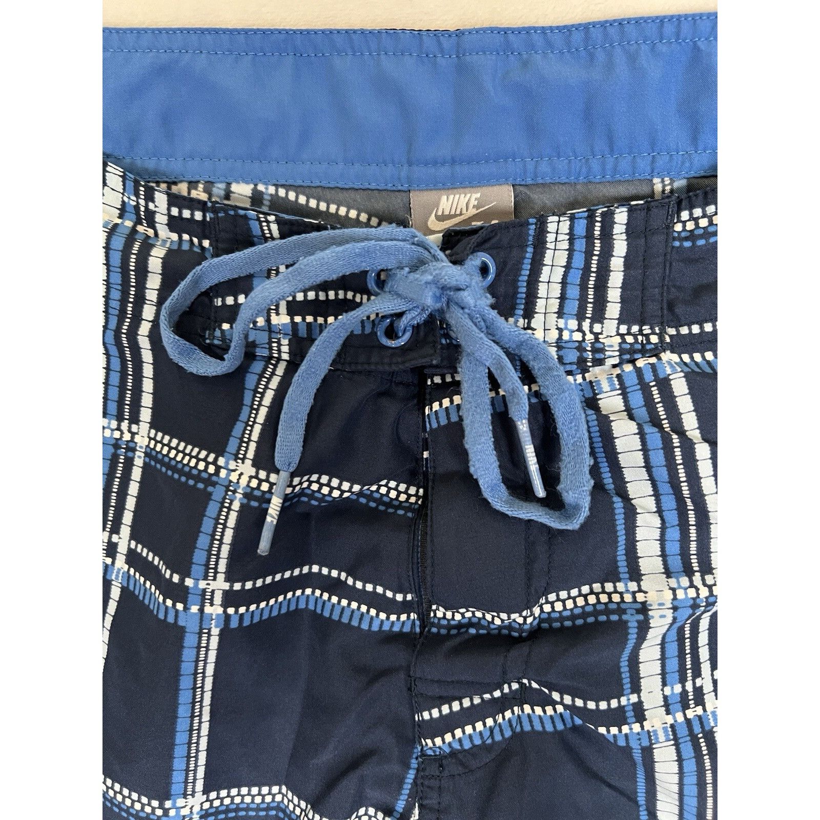 Nike Vintage Nike Swim Trunks Size 34 Blue Plaid Y2K Surf Size US 34 / EU 50 - 4 Thumbnail