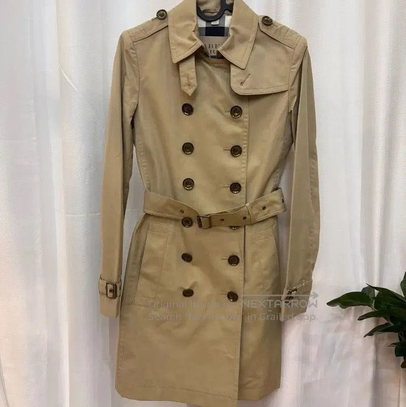Burberry Burberry Khaki Long Trench Coat for Women. Size XS / US 0-2 / IT 36-38 - 1 Thumbnail
