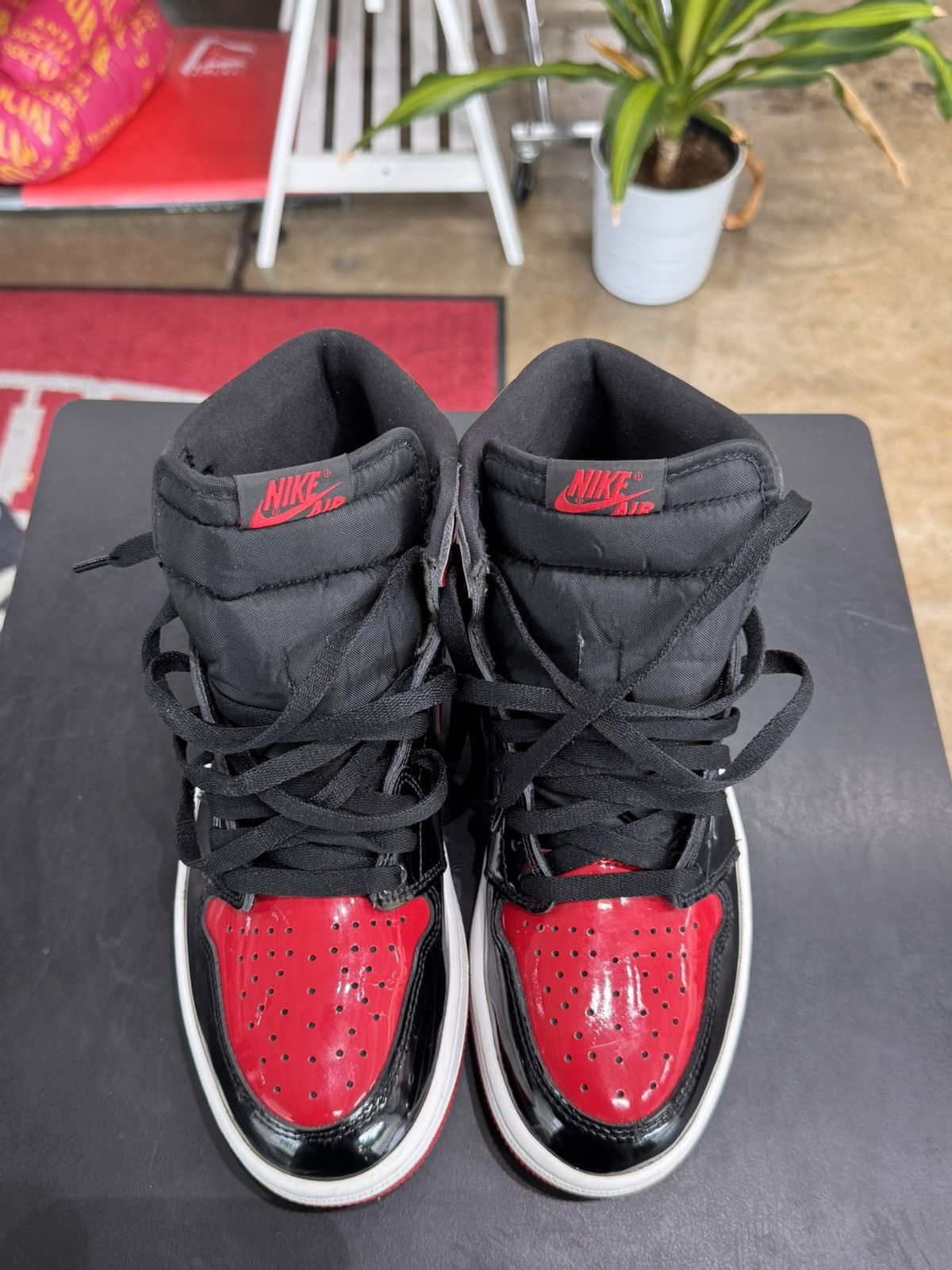 Jordan Brand Air Jordan 1 Patent Red Size 9 (2021) Size US 9 / EU 42 - 2 Thumbnail