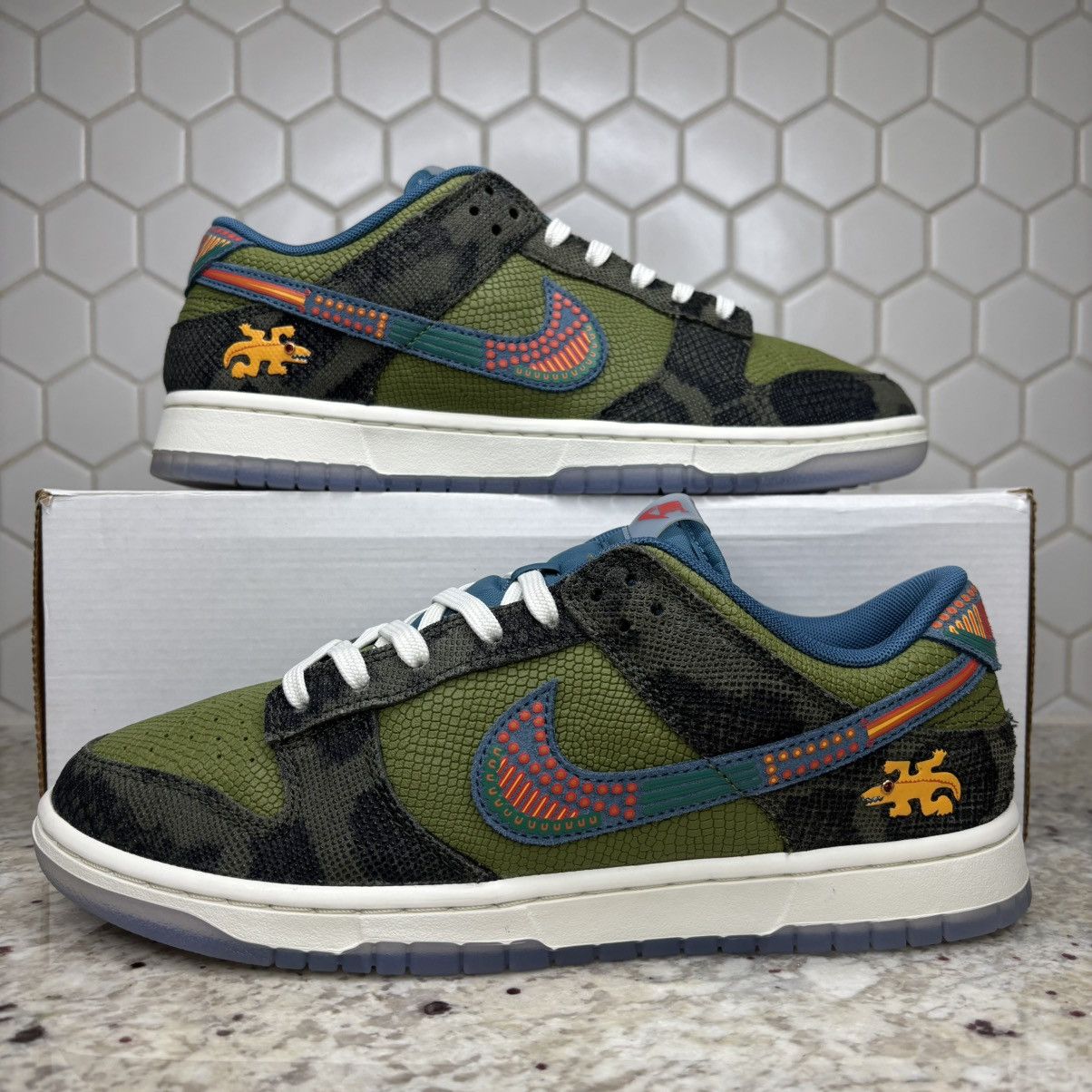 Nike Size 10-Nike Dunk Low Siempre Familia Gently Worn With Box Size US 10 / EU 43 - 1 Thumbnail