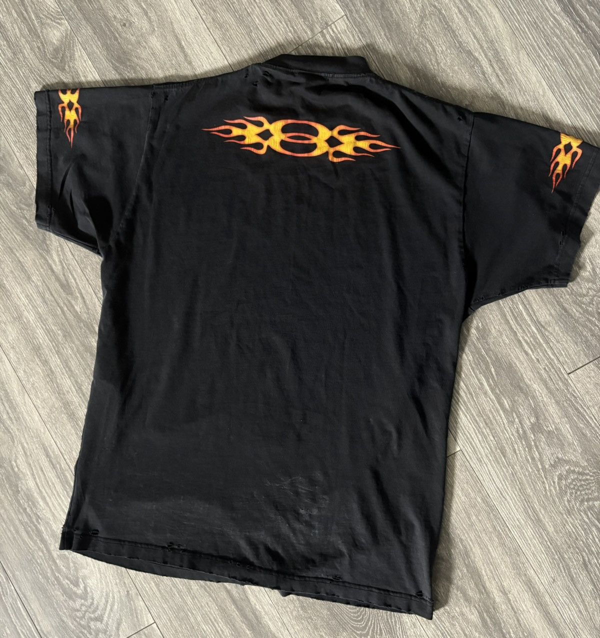 Balenciaga Balenciaga flame unity tshirt Size US L / EU 52-54 / 3 - 10 Thumbnail