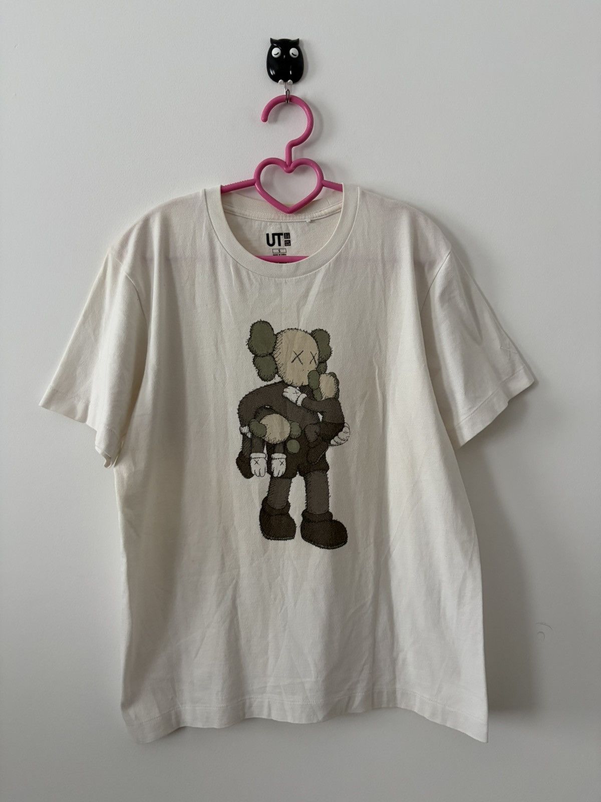 Kaws × Uniqlo Rare KAWS X Uniqlo Graphic Embroidered XX White Tee Size US S / EU 44-46 / 1 - 1 Thumbnail