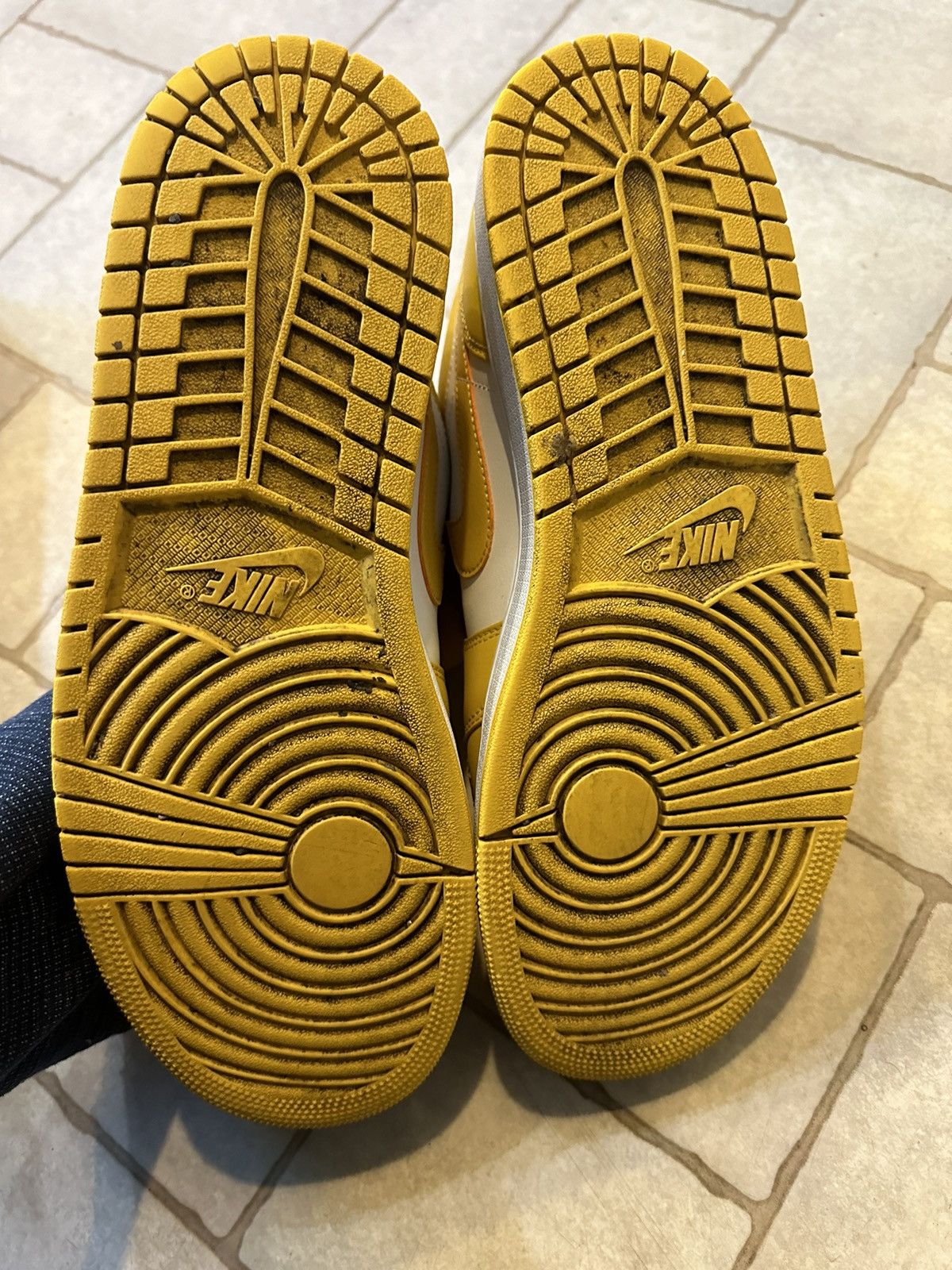 Jordan Brand × Nike Jordan 1 Low ‘Pollen’ Size US 12 / EU 45 - 3 Thumbnail