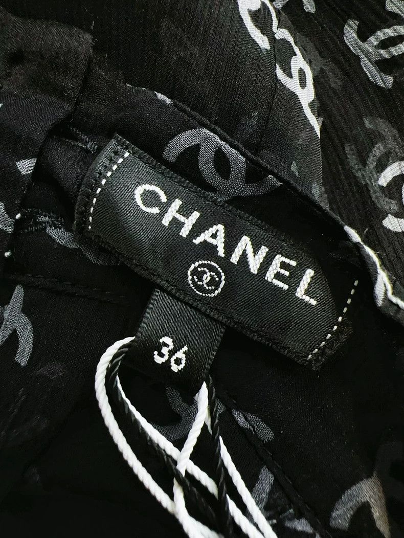 Other Chanel 20p spring and summer preview full logo black and w Size XS / US 0-2 / IT 36-38 - 5 Thumbnail
