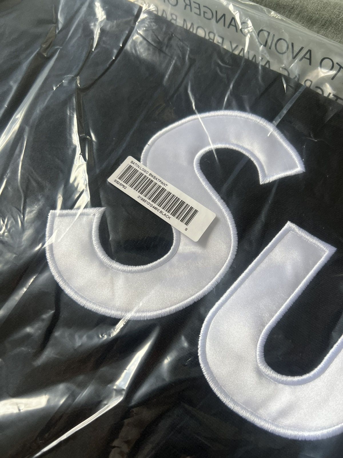 Supreme Supreme Satin Applique Sweatpants Black Size Small Size US 30 / EU 46 - 3 Thumbnail