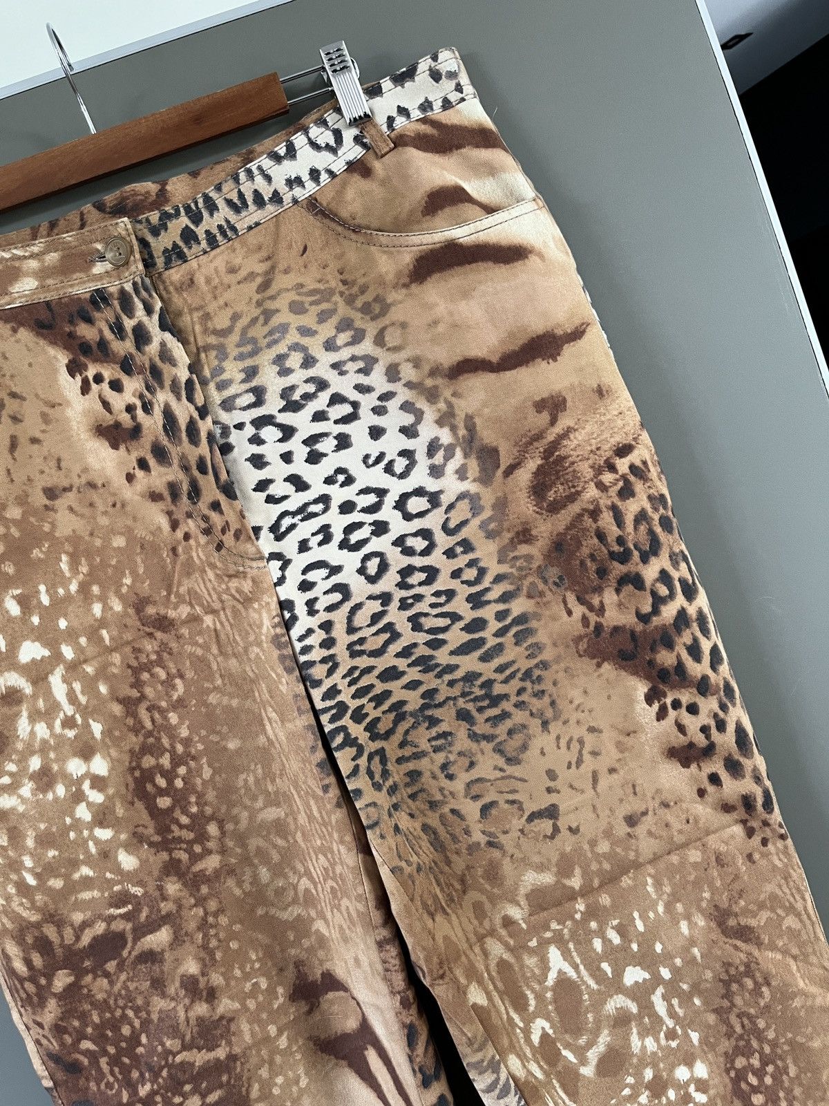Ferre × Gianfranco Ferre Gianfranco Ferre Leopard Pattern Print Pants Size US 38 / EU 54 - 9 Thumbnail