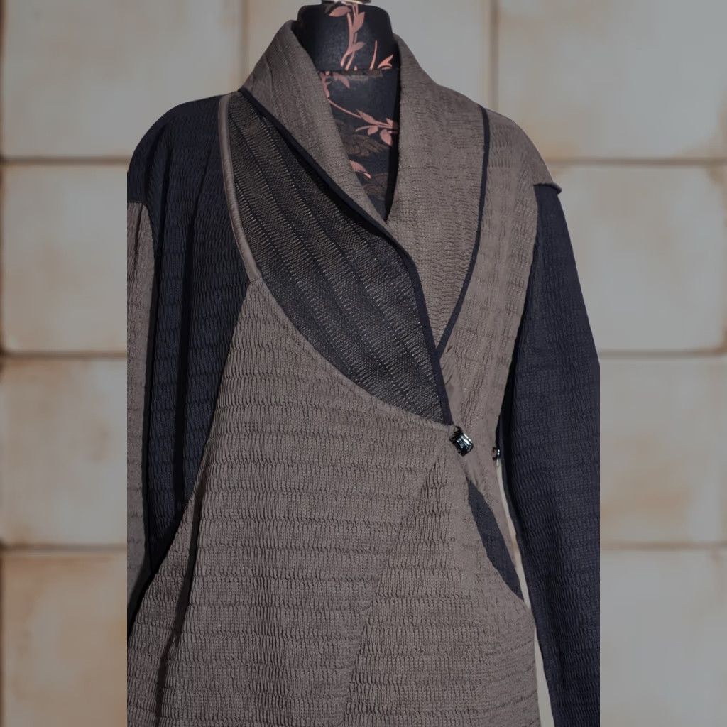 Vintage ABSOLUT by Zebra Jacket Women Regular XS? 1? Black Brown Coat / Overcoat Polyester Mid-Length - Ladies Casual Travel - 1 Adjusted Size XS / US 0-2 / IT 36-38 - 1 Thumbnail