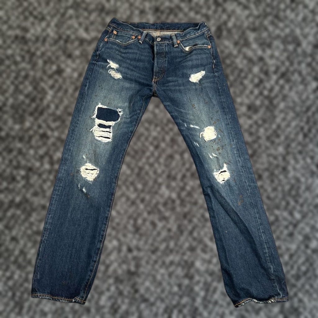 Levi's 501 Jeans Mens 34x32 Straight Leg Blue Distressed Comfort Casual