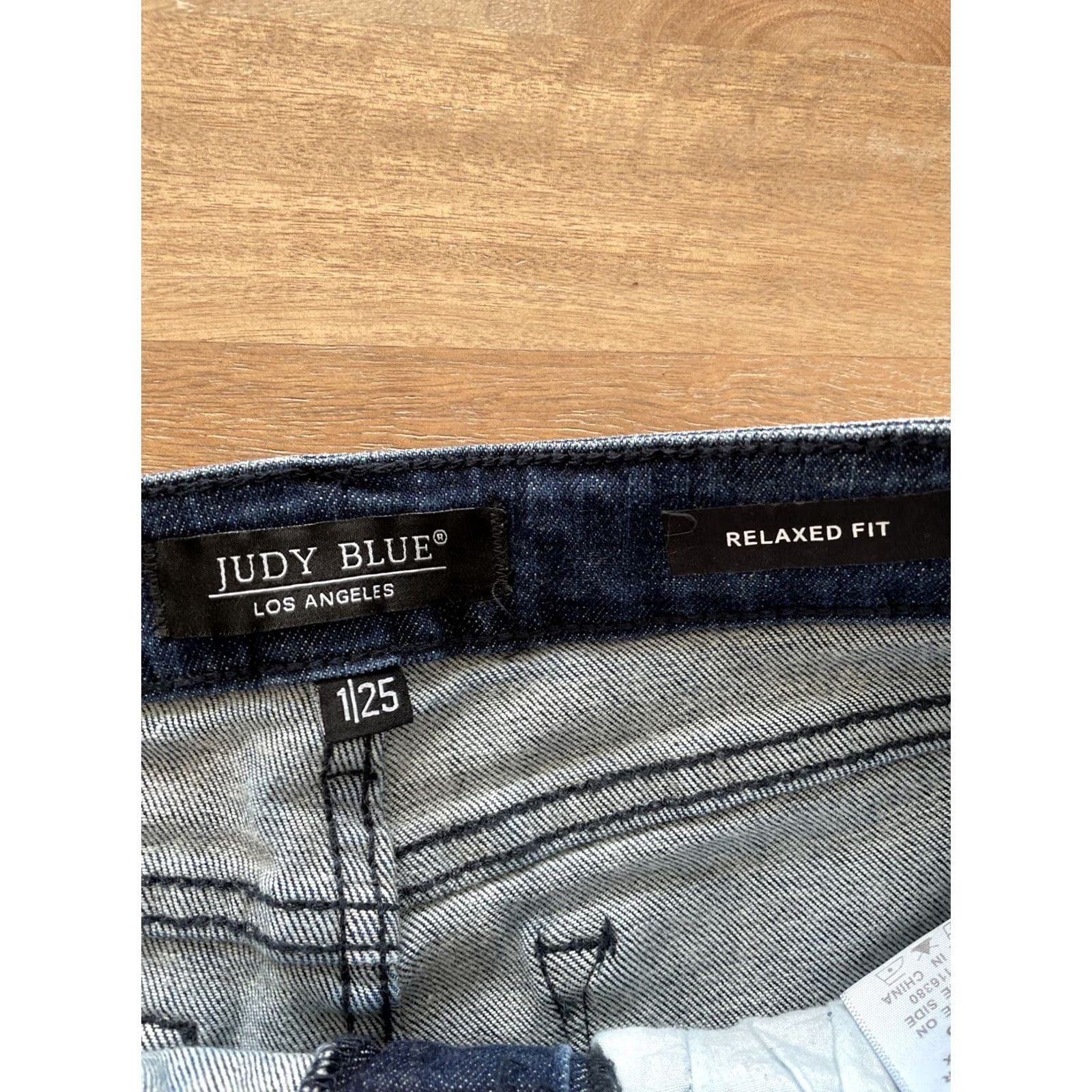 Vintage Judy Blue Relaxed Fit Jeans Womens Size 1/25 Jeans 26x27 Distressed Raw Hem Denim Blue Regular Women Size 26" / US 2 / IT 38 - 3 Thumbnail