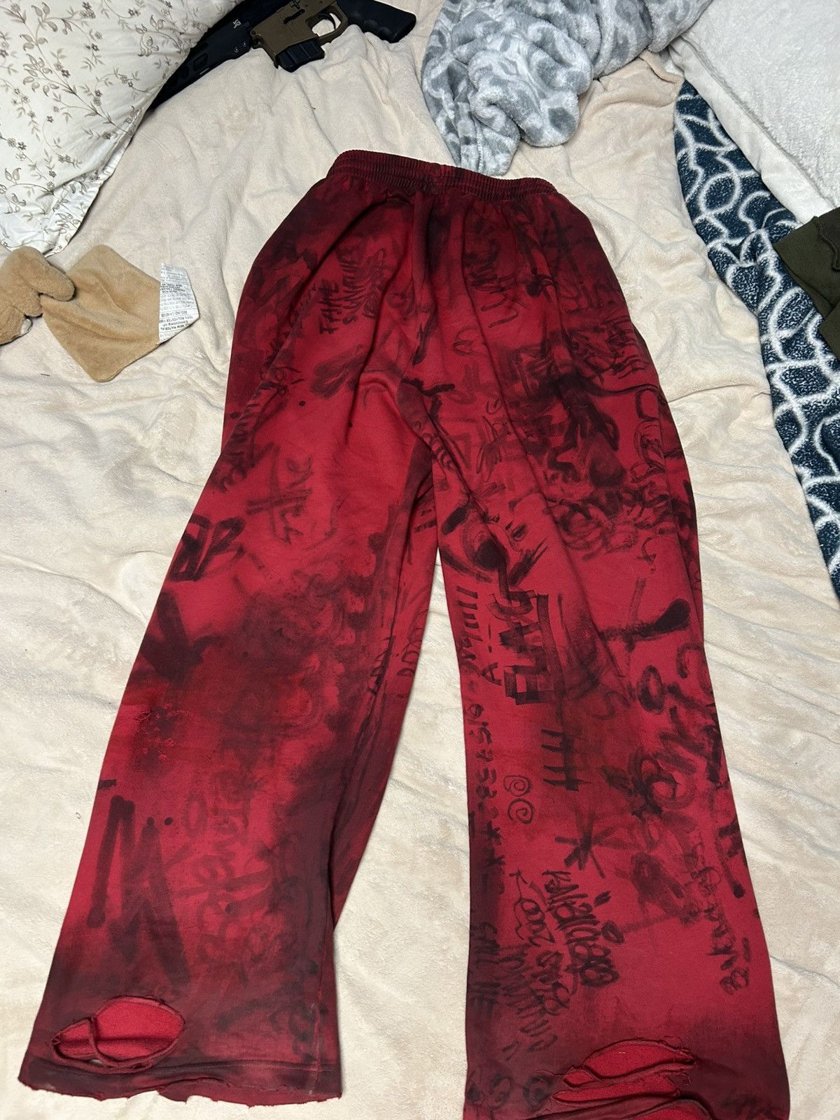 Balenciaga Balenciaga skater graffiti mud show sweatpants Size US 30 / EU 46 - 2 Thumbnail