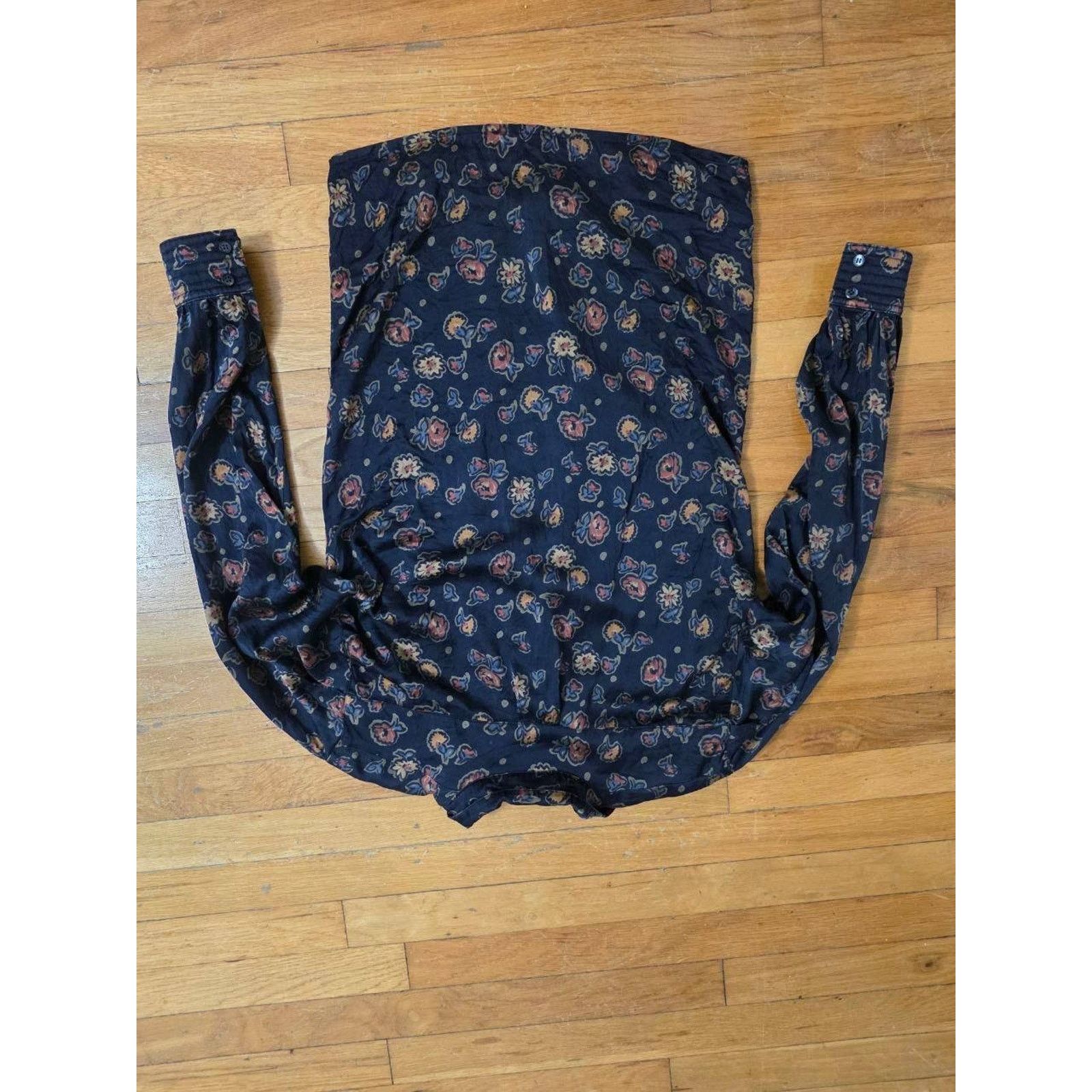 Escada Escada 34 100% silk button flowers Size 34 Black A001120 Size M / US 6-8 / IT 42-44 - 6 Thumbnail