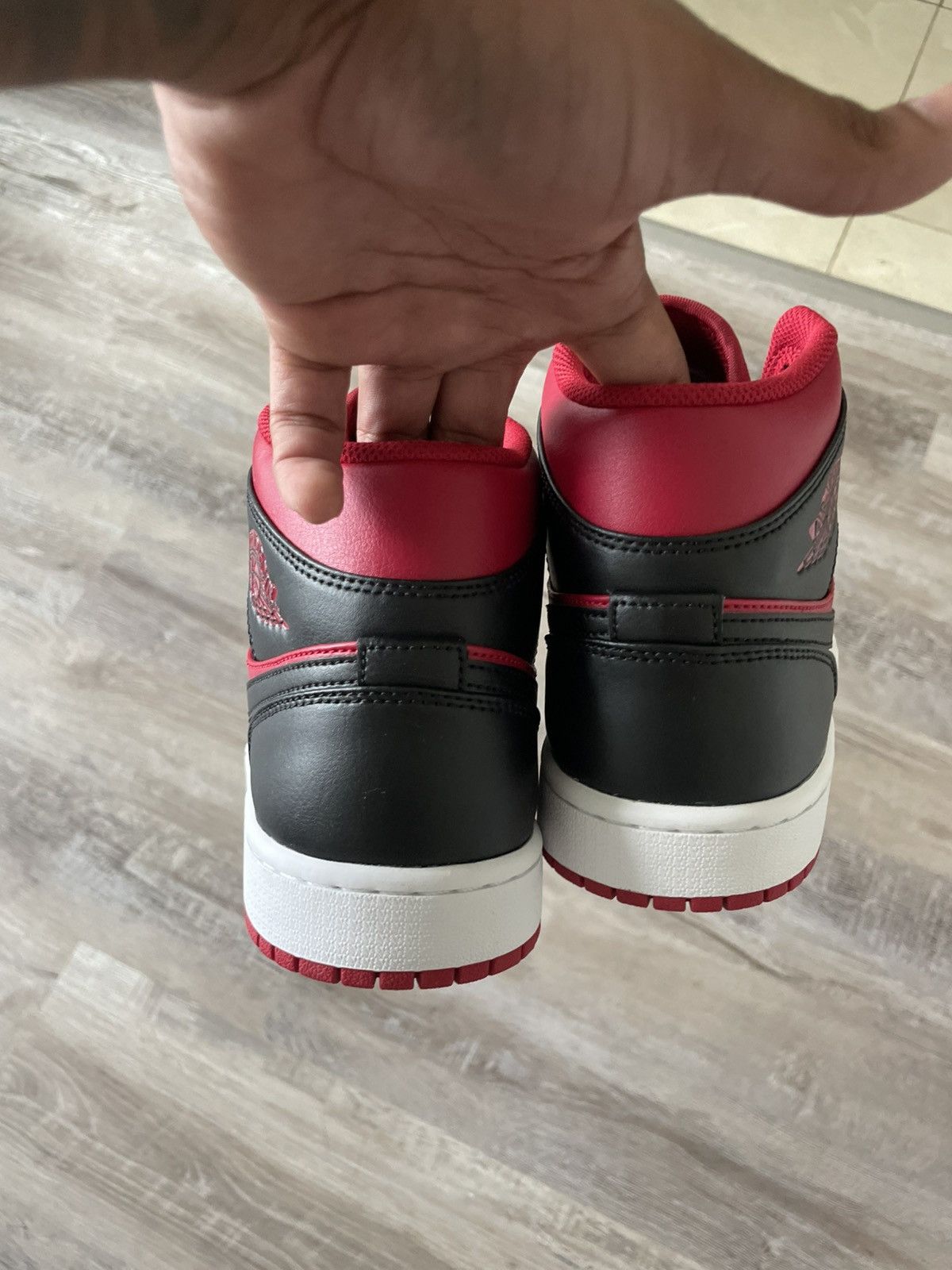 Jordan Brand Jordan 1s Red Black Size US 9 / EU 42 - 7 Thumbnail