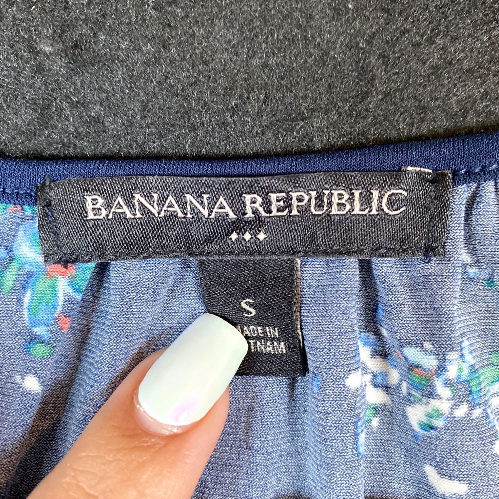 Banana Republic Banana Republic Womens Blouse Leaf Floral Front Tie Sleeveless Stretch Small Shirt Womens Blouse Leaf Floral Front Tie Sleeveless Stretch Small Size S / US 4 / IT 40 - 4 Thumbnail
