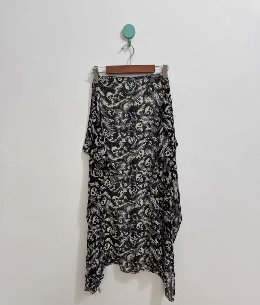 Number (N)ine number nine takahiro miyashita scarf.