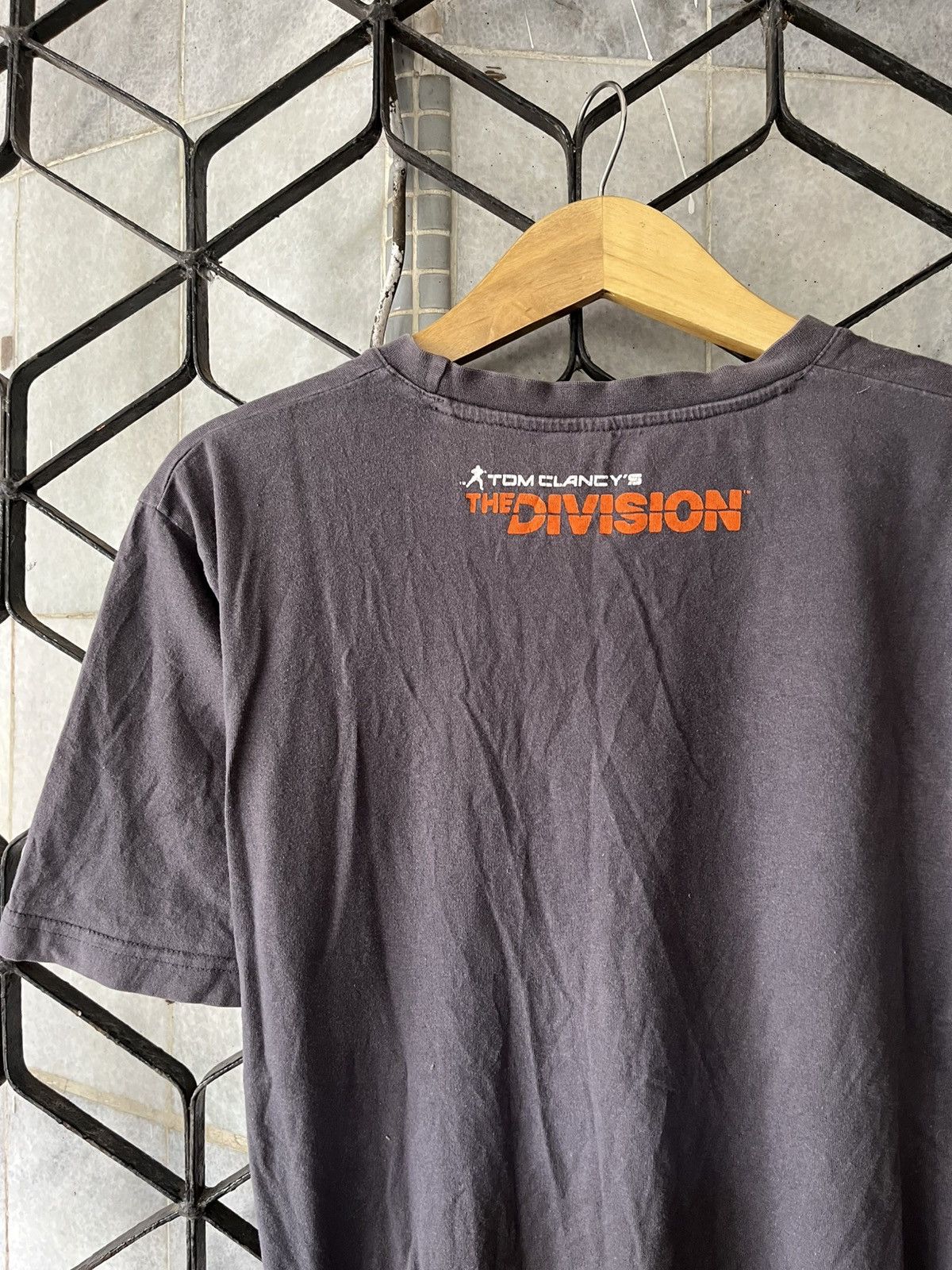 Playstation × Rockstar Games Rare Tom Clancys The Division Promo Game T-Shirt Size US L / EU 52-54 / 3 - 5 Thumbnail
