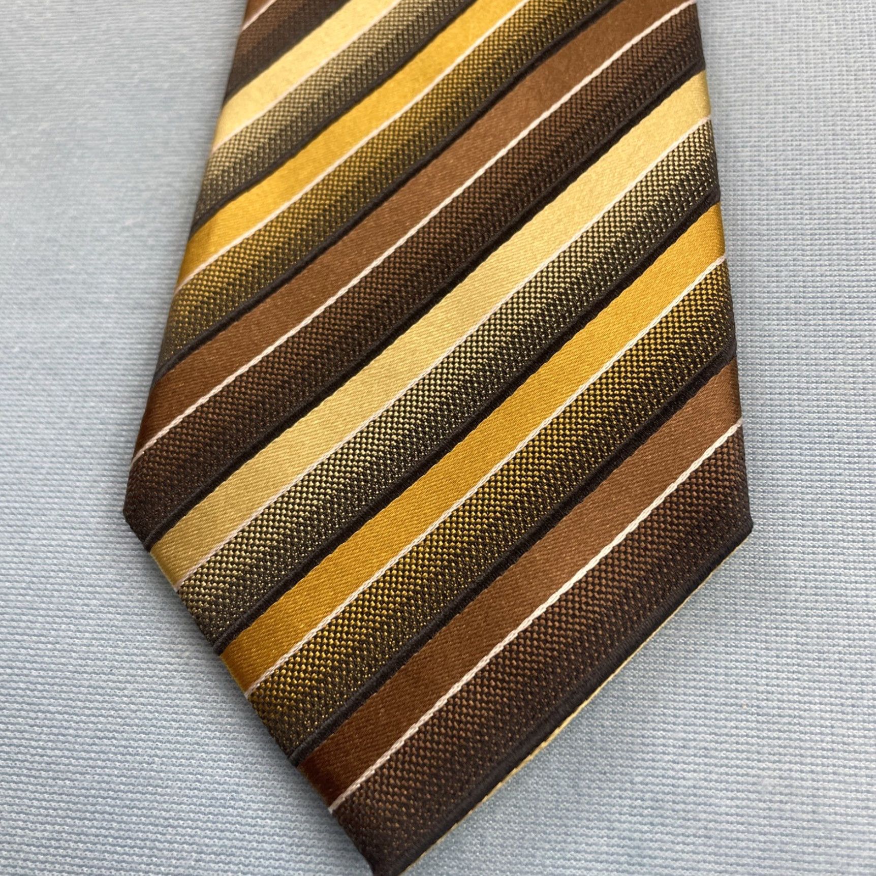 Alfani VINTAGE Alfani Tie Stripe Silk Western Repp 3x59 Brown Yellow Gold Mens Tie Size ONE SIZE - 2 Thumbnail