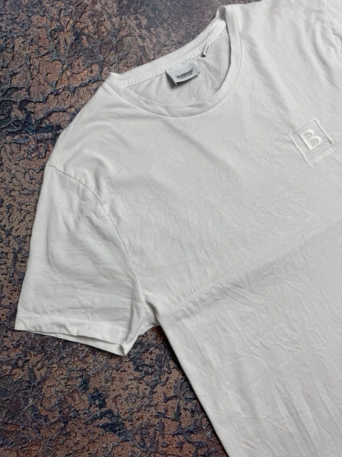 Burberry Burberry T-Shirt Streetwear Luxury Logo Rare Vintage Size US L / EU 52-54 / 3 - 6 Thumbnail