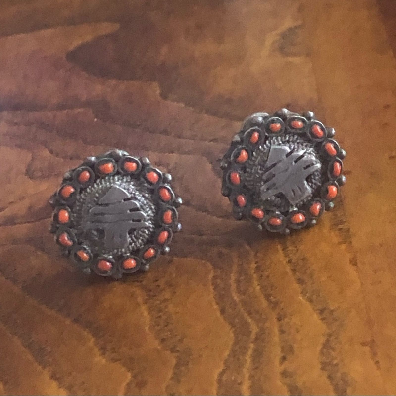 Vintage Vintage handcrafted inlaid stone Aztec clip on earrings Size ONE SIZE - 1 Thumbnail