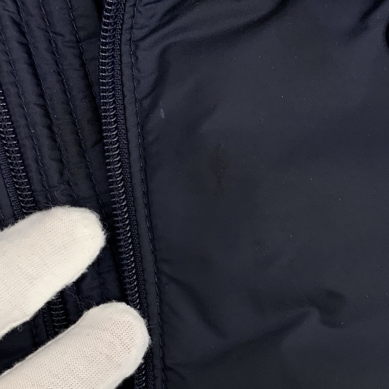 Prada Prada Triangle Logo Down Jacket Navy (L) Size US M / EU 48-50 / 2 - 4 Thumbnail