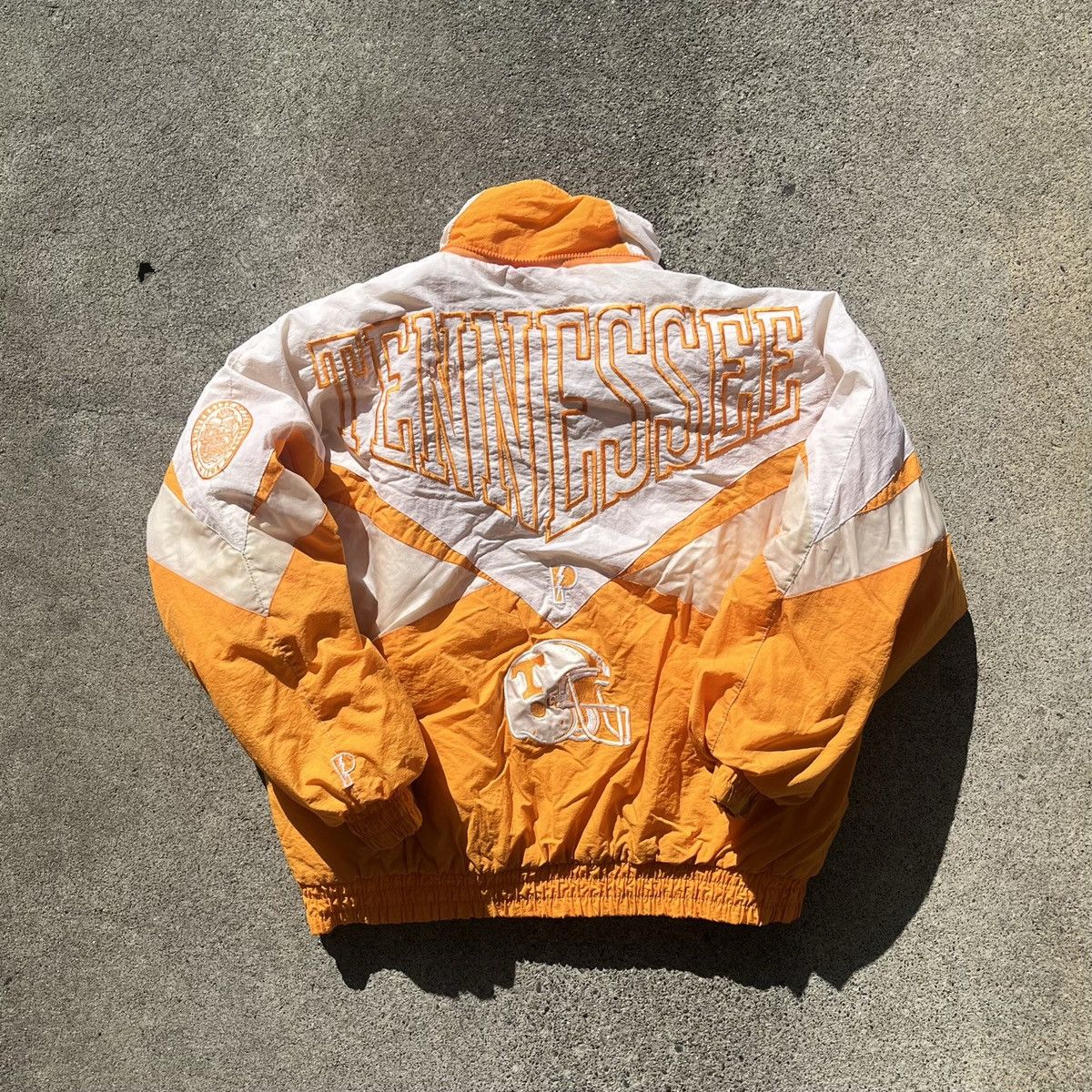 image of Pro Player x Tennessee Volunteers NCAA Vintage NCAA University Of Tennessee Volunteer Puffer Jacket