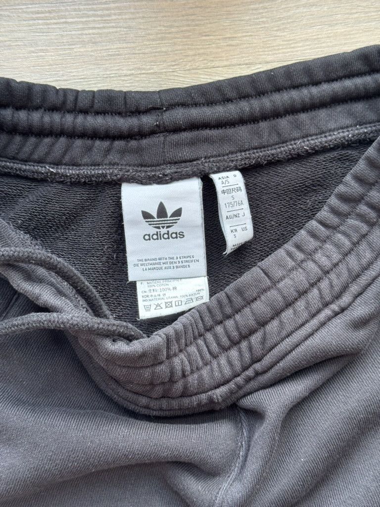 Adidas Adidas Shorts 3 Stripes Size US 42 / EU 58 - 5 Thumbnail