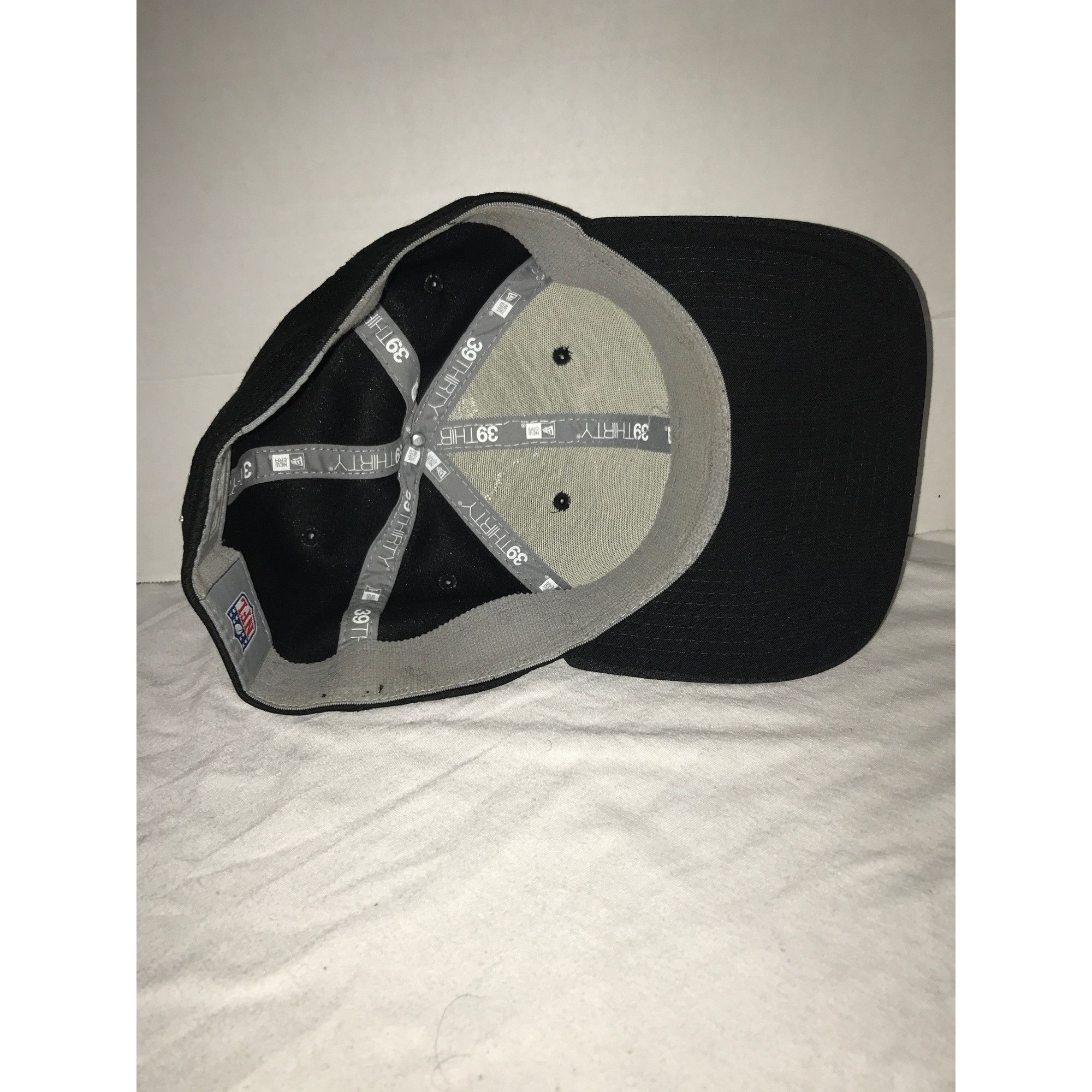 New Era Atlanta Falcons Black/Red 39THIRTY New Era Fitted Mesh Cap Size ONE SIZE - 4 Thumbnail