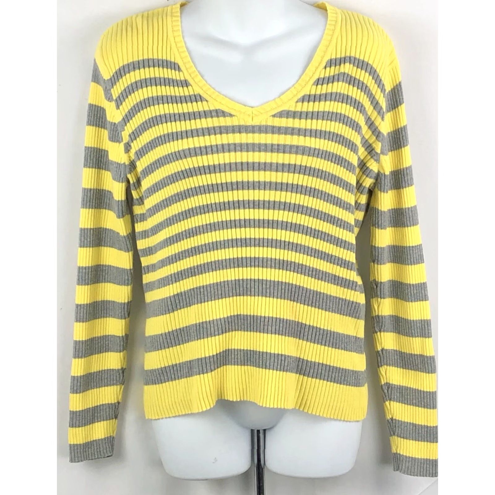 Vintage St Johns Bay sweater M yellow/gray stripe V-neck longsleeve Knit Pullover Women Regular Size M Yellow Stripe V-Neck Long Sleeve Casual Y2K 90s Size M / US 6-8 / IT 42-44 - 5 Thumbnail
