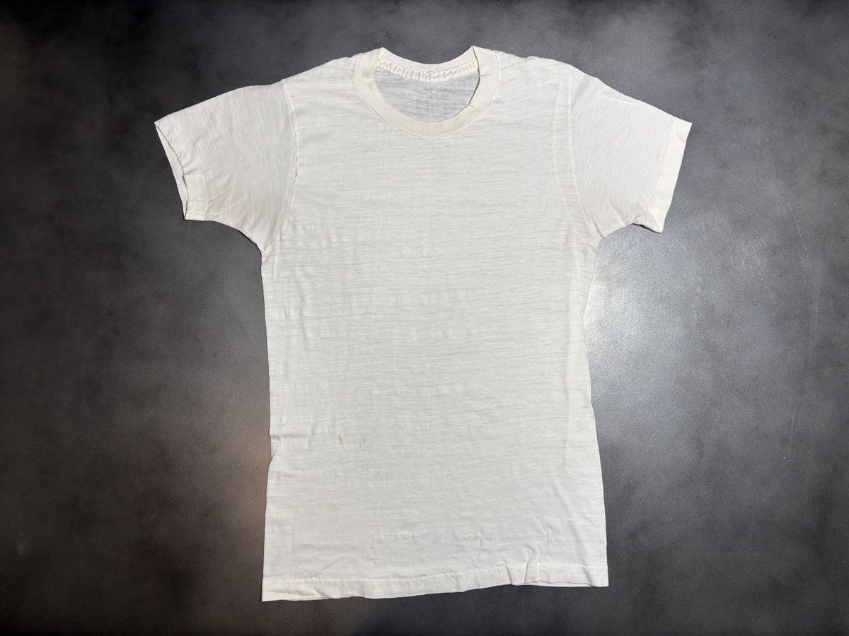 Vintage 1980s Vintage Blank Tee White Sheer Faded Worn Thrashed Dist Size US S / EU 44-46 / 1 - 12 Thumbnail
