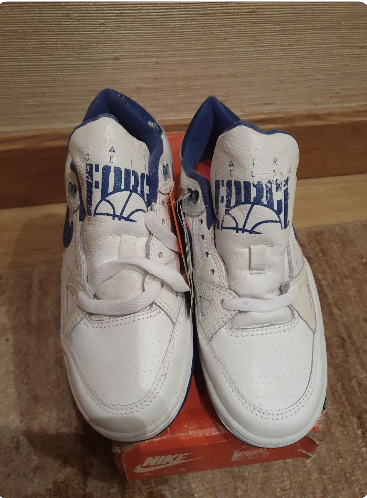 image of 1988 Nike Delta Force Low Shoes in White Blue, Women's (Size 6)
