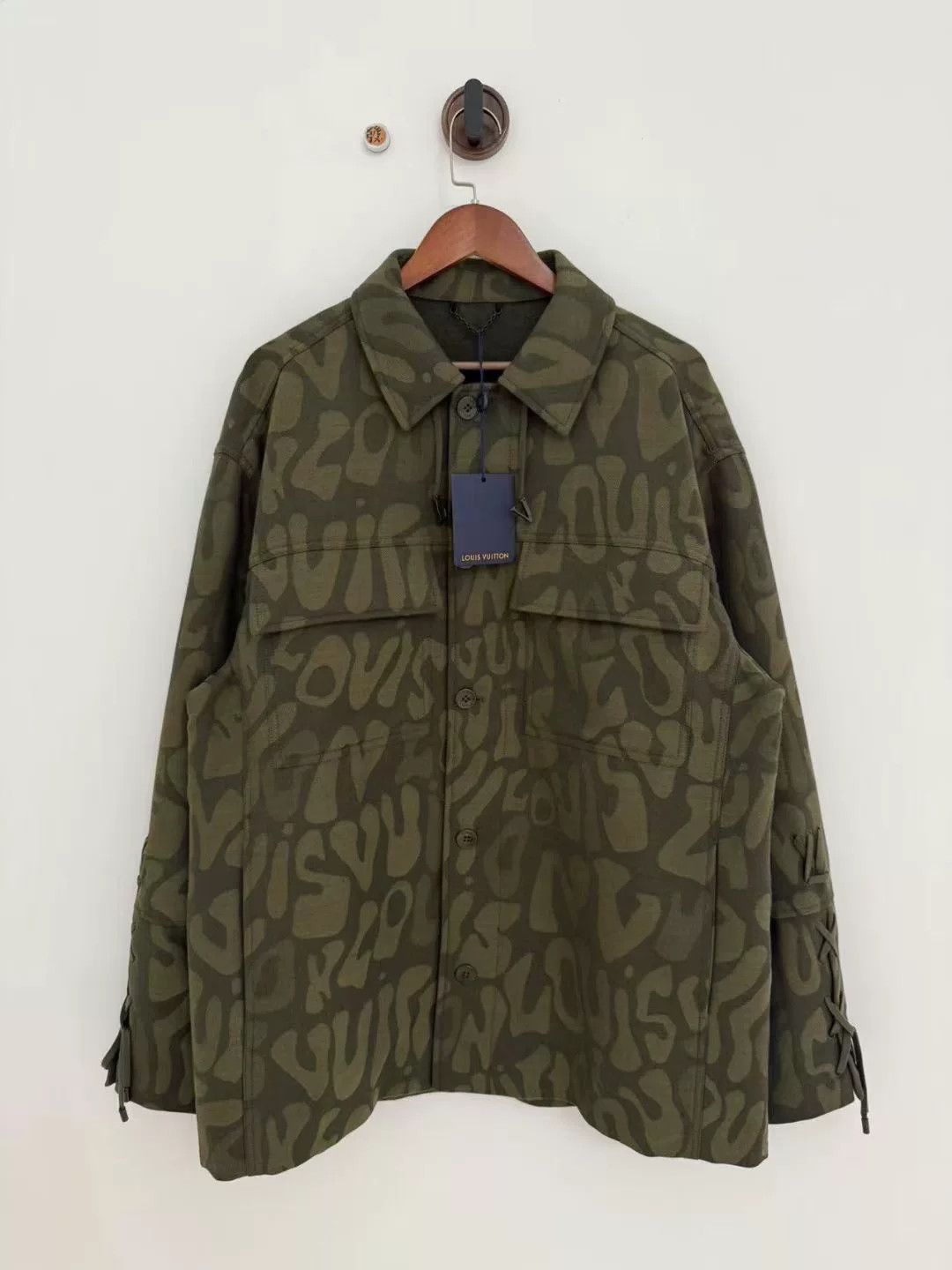 Louis Vuitton Louis Vuitton Military Green Logo Jacket Size US M / EU 48-50 / 2 - 1 Thumbnail