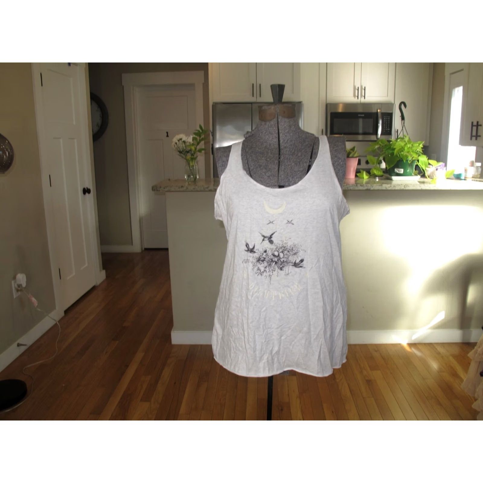 Next Level Next Level Tank Top Women L Gray Floral Bird Print Scoop Neck Sleeveless Racerback Casual Lightweight Regular Size L / US 10 / IT 46 - 3 Thumbnail