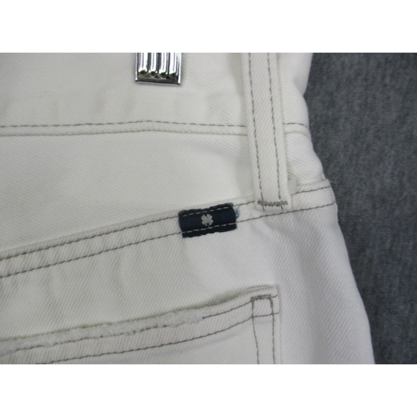 Lucky Brand Lucky Brand Skirt Womens 6 Short White Mini Denim Distressed Fringe Pockets Slit Zip Casual Size 28" / US 6 / IT 42 - 6 Thumbnail