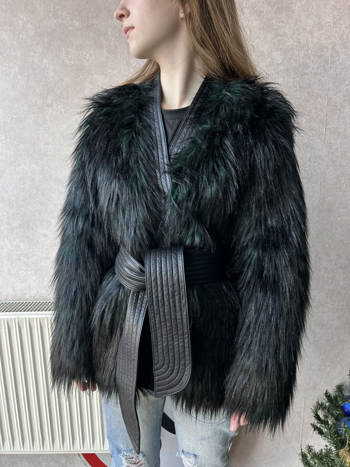 Balmain Balmain x HM Faux Fur Belted Jacket Size XS / US 0-2 / IT 36-38 - 3 Thumbnail