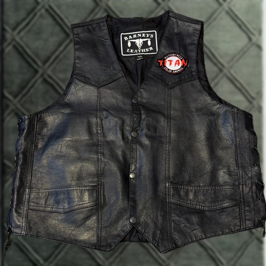 Harley Davidson VINTAGE Harley-Davidson Titan Motorcycles Patch Leather Biker Vest 2XL Men Black Leather Patch Biker 2XL Mens Size US XXL / EU 58 / 5 - 1 Thumbnail