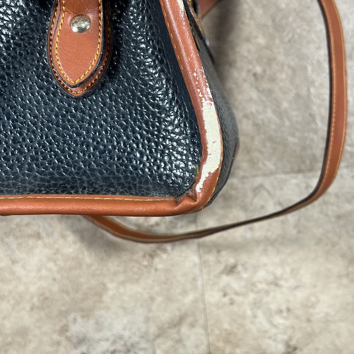 Dooney & Bourke × Vintage Vintage Dooney & Bourke Hand bag with shoulder strap, l Size ONE SIZE - 5 Thumbnail
