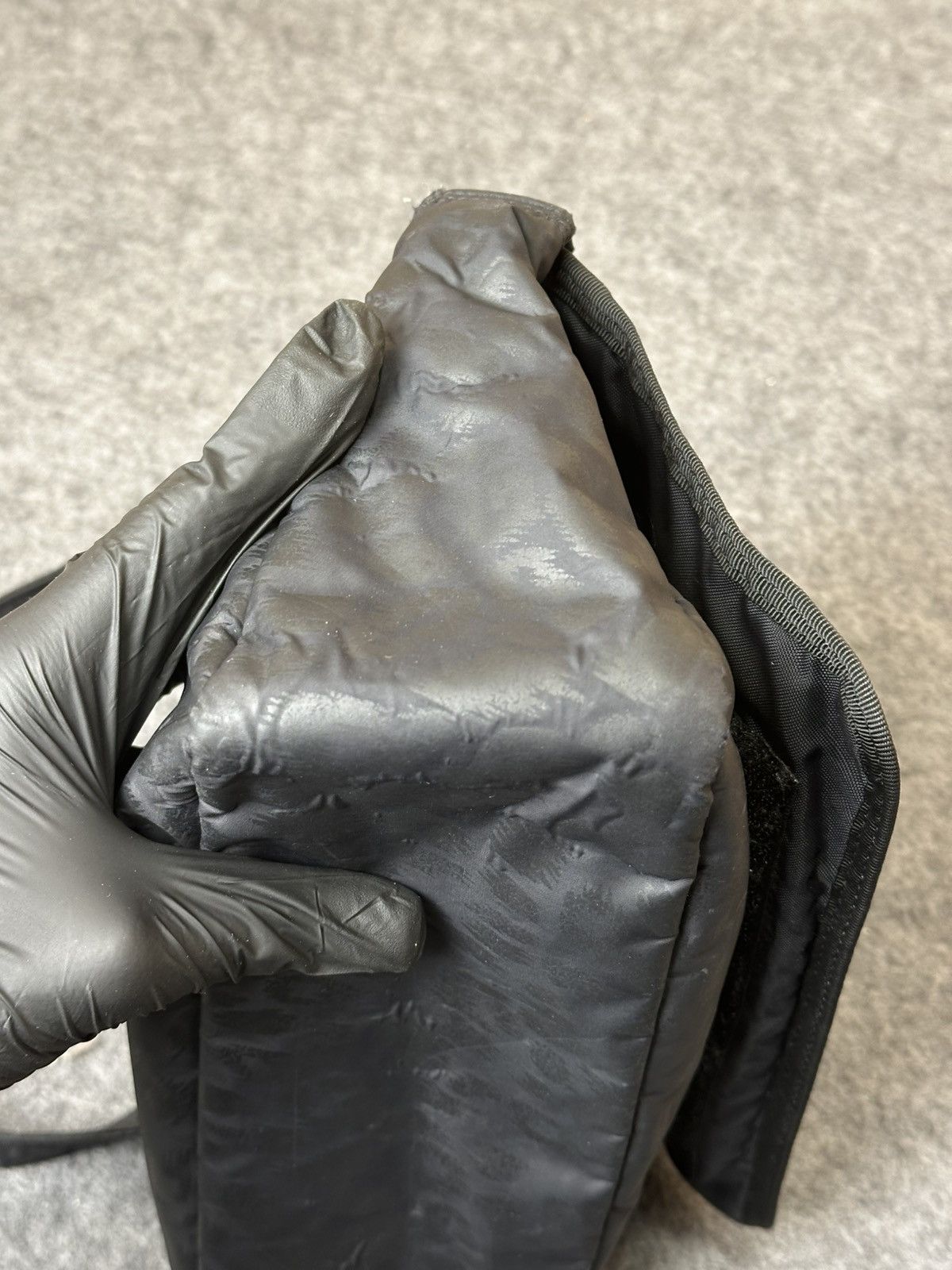Porter Porter messenger bag with a wrinkled nylon. Size ONE SIZE - 6 Thumbnail