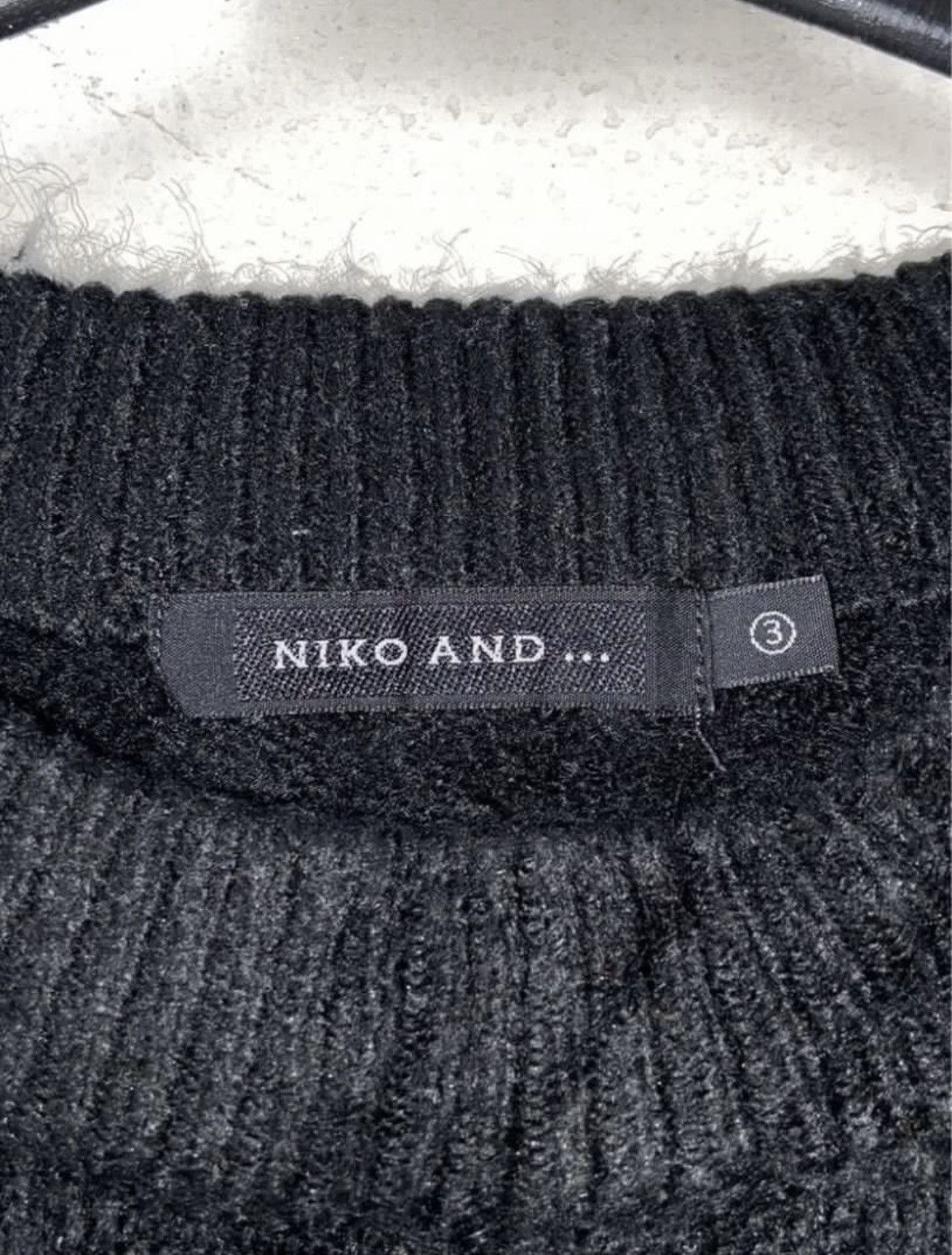 Tsumori Chisato NIKO AND Issey Miyake Black Wool Pocket Sweater Size US XL / EU 56 / 4 - 6 Thumbnail