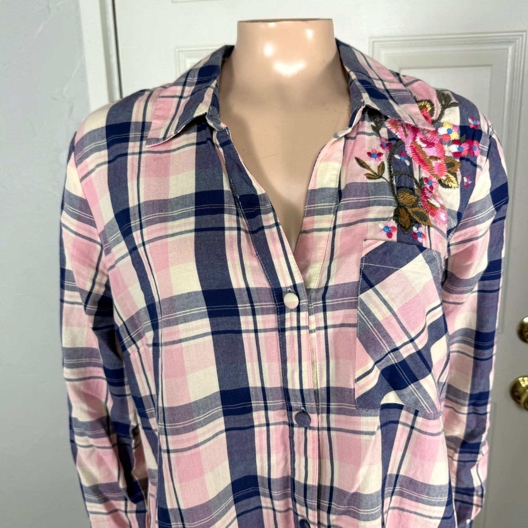 Soft Surroundings Soft Surroundings Button Women's Shirt M Floral Bohemian Embroidered Plaid N26 Size M / US 6-8 / IT 42-44 - 2 Thumbnail