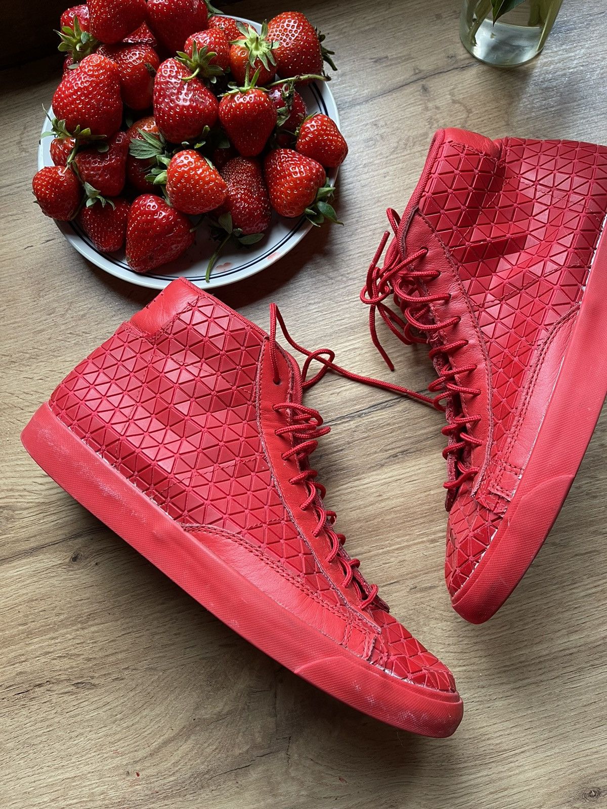 Nike 2014 Nike SB Blazer Mid Metric Red rare sneakers arena Size US 9 / EU 42 - 2 Thumbnail