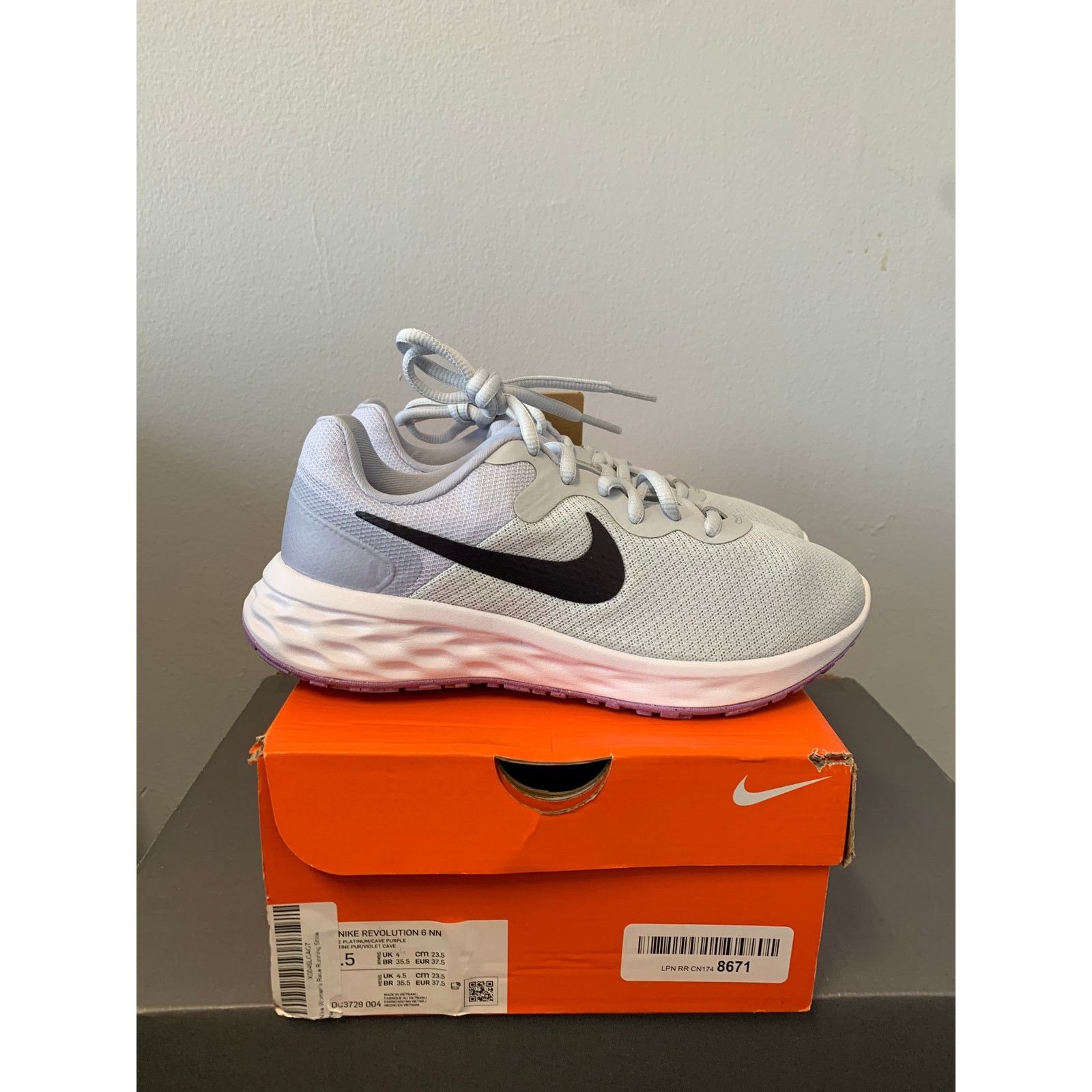 Nike Air Revolution 6 Platinum Purple Women's 6.5 BRAND NEW