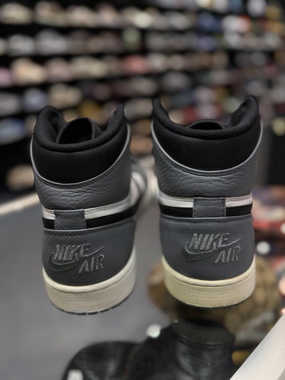 Nike Nike Air Jordan 1 Retro High Mens Rare Air Cool Grey 13 2016 Size US 13 / EU 46 - 4 Thumbnail