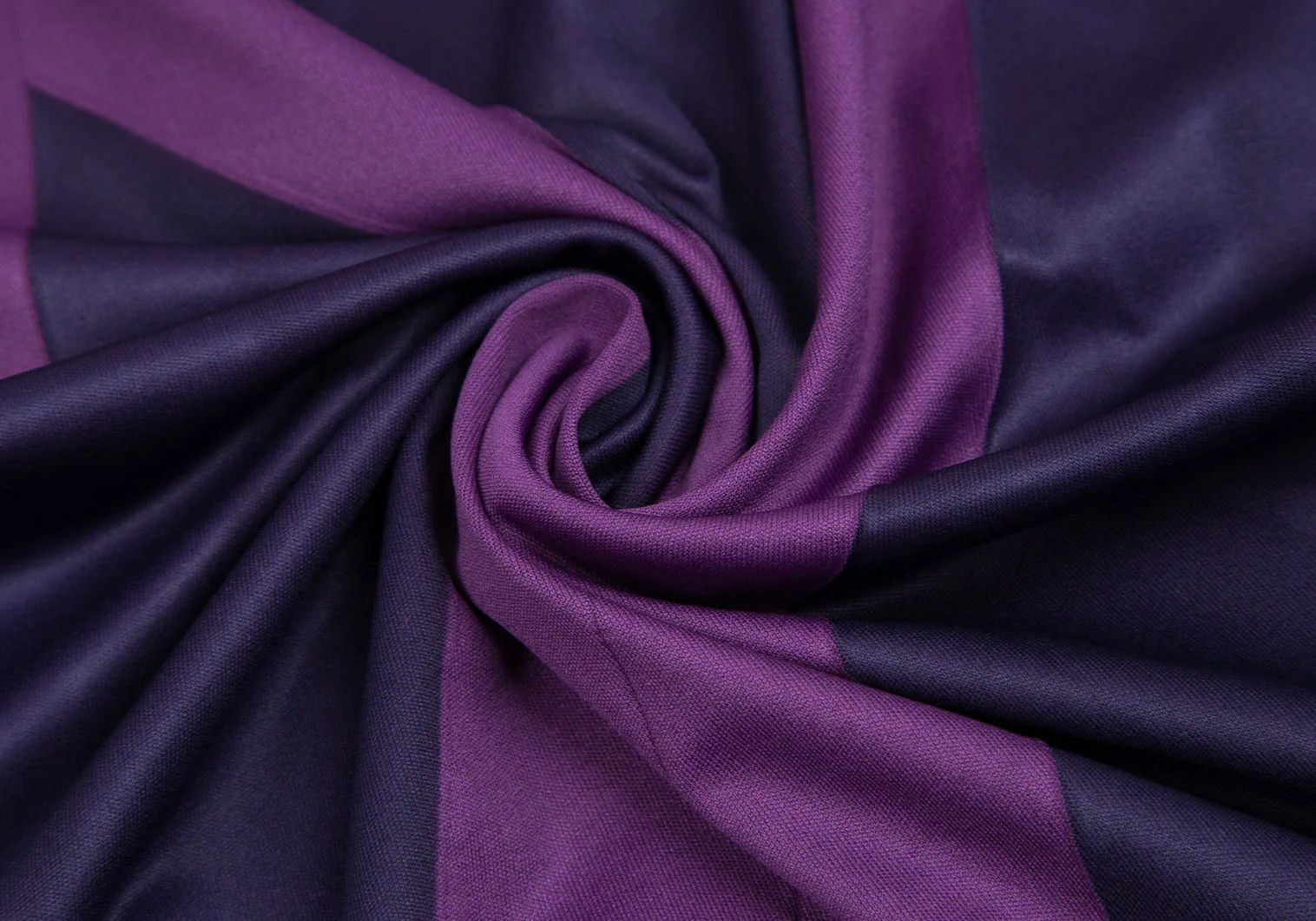 Issey Miyake Shape Print Pleats T-Shirt in Purple Size US XL / EU 56 / 4 - 9 Thumbnail