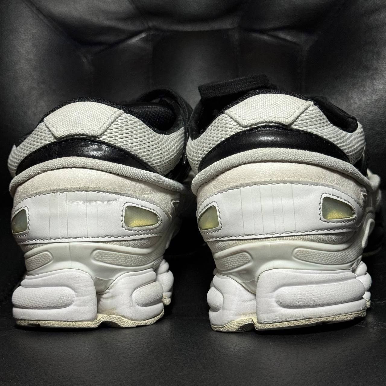 Adidas × Raf Simons 9,5US Adidas Raf Simons Ozweego Replicant Black White Size US 9.5 / EU 42-43 - 2 Thumbnail